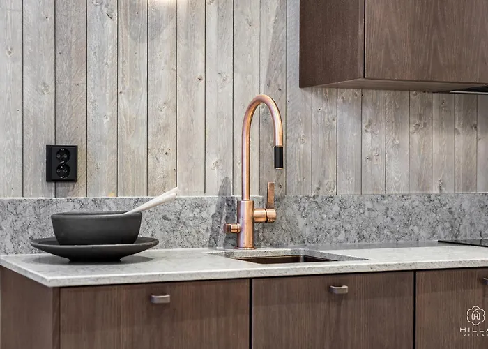 North Whisper 22b By Hilla