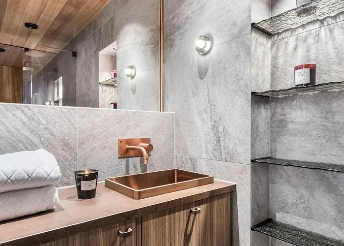 North Whisper 22b By Hilla לוי