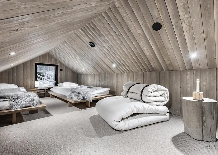 North Whisper 22b By Hilla לוי